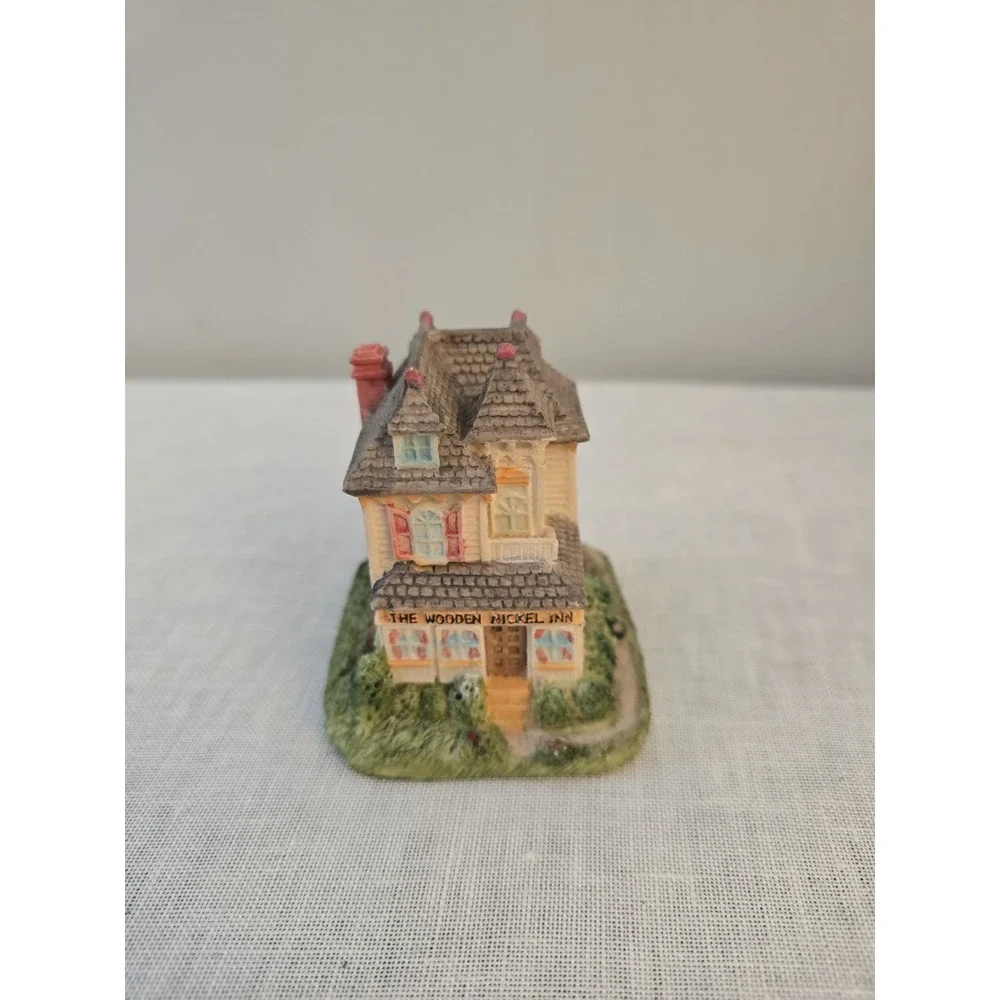 Vintage The Wooden Nickel Inn AH42 1994 Christmas Village Figurine